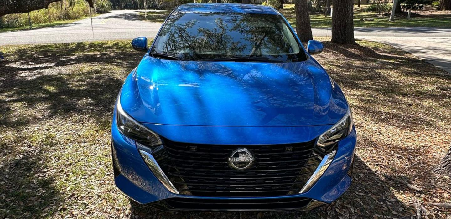 Nissan Sentra (Blue)