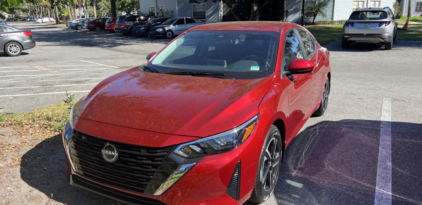 Nissan Sentra (Red)